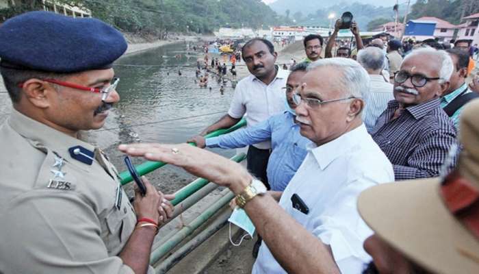 പമ്പയില് അസഹ്യമായ ദുര്ഗന്ധം, നിലയ്ക്കലിലെ സൗകര്യം തൃപ്തികരം പമ്പയില് അസഹ്യമായ ദുര്ഗന്ധം, നിലയ്ക്കലിലെ സൗകര്യം തൃപ്തികരം