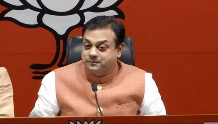 ഗാന്ധി കുടുംബമെന്നല്ല ജാമ്യ കുടുംബം എന്നാണ് വേണ്ടത്: ബിജെപി ഗാന്ധി കുടുംബമെന്നല്ല ജാമ്യ കുടുംബം എന്നാണ് വേണ്ടത്: ബിജെപി