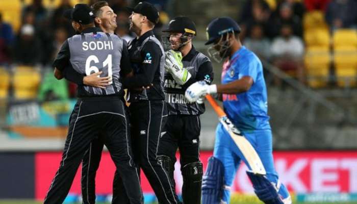 IND vs NZ: ആദ്യ മത്സരത്തില് ദയനീയ തോല്വി ഏറ്റുവാങ്ങി ഇന്ത്യ!! IND vs NZ: ആദ്യ മത്സരത്തില് ദയനീയ തോല്വി ഏറ്റുവാങ്ങി ഇന്ത്യ!!