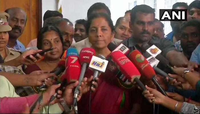 വ്യോമാക്രമണവും പൊതു തിരഞ്ഞെടുപ്പും തമ്മില് ബന്ധമില്ല: പ്രതിരോധമന്ത്രി വ്യോമാക്രമണവും പൊതു തിരഞ്ഞെടുപ്പും തമ്മില് ബന്ധമില്ല: പ്രതിരോധമന്ത്രി