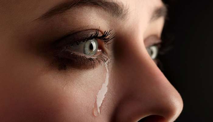 കരഞ്ഞോ.. കരഞ്ഞോ.. കാരണങ്ങളുണ്ടല്ലോ... കരഞ്ഞോ.. കരഞ്ഞോ.. കാരണങ്ങളുണ്ടല്ലോ...