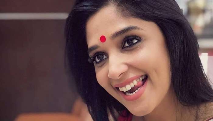 15 വര്ഷം കാത്തിരുന്ന് നൈലയ്ക്ക് കിട്ടിയ അപൂര്വ നിമിഷം!! 15 വര്ഷം കാത്തിരുന്ന് നൈലയ്ക്ക് കിട്ടിയ അപൂര്വ നിമിഷം!!