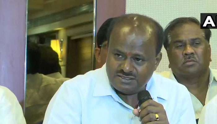 കര്ണാടകയില് ജെ.ഡി.എസ് മന്ത്രിമാരുടെ അടിയന്തിര യോഗം വിളിച്ച് എച്ച്.ഡി കുമാരസ്വാമി കര്ണാടകയില് ജെ.ഡി.എസ് മന്ത്രിമാരുടെ അടിയന്തിര യോഗം വിളിച്ച് എച്ച്.ഡി കുമാരസ്വാമി