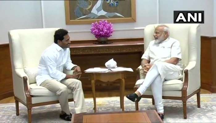 ജഗന് മോഹന് റെഡ്ഡി മോദിയുമായി കൂടിക്കാഴ്ച നടത്തി ജഗന് മോഹന് റെഡ്ഡി മോദിയുമായി കൂടിക്കാഴ്ച നടത്തി