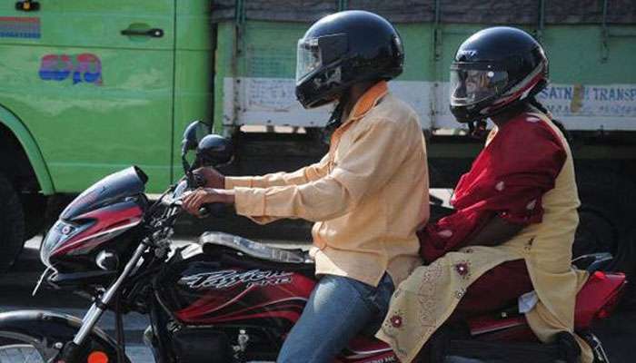 ഇരുചക്രവാഹനത്തില് പിന് സീറ്റിലുള്ളവര്ക്കും ഹെല്മറ്റ് നിര്ബന്ധം ഇരുചക്രവാഹനത്തില് പിന് സീറ്റിലുള്ളവര്ക്കും ഹെല്മറ്റ് നിര്ബന്ധം