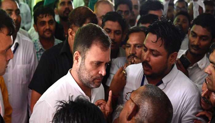 ട്വീറ്റര് ഫോളോവേഴ്സ് ഒരു കോടി, ആഘോഷമാക്കാന് രാഹുല് അമേത്തിയില്!! ട്വീറ്റര് ഫോളോവേഴ്സ് ഒരു കോടി, ആഘോഷമാക്കാന് രാഹുല് അമേത്തിയില്!!
