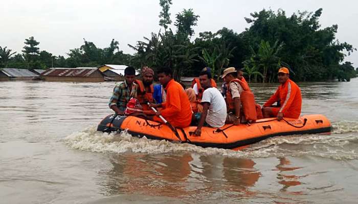 കരകവിഞ്ഞ് ബ്രഹ്മപുത്ര; അസമില് വെള്ളപ്പൊക്കം കരകവിഞ്ഞ് ബ്രഹ്മപുത്ര; അസമില് വെള്ളപ്പൊക്കം