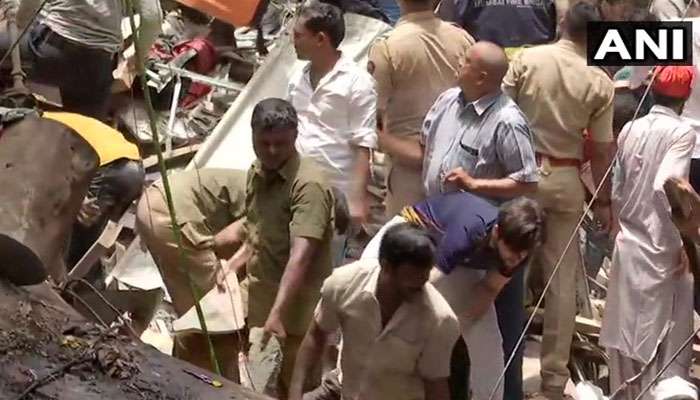 മുംബൈ: നാലു നില കെട്ടിടം തകർന്ന് 12 പേര് മരിച്ചു മുംബൈ: നാലു നില കെട്ടിടം തകർന്ന് 12 പേര് മരിച്ചു
