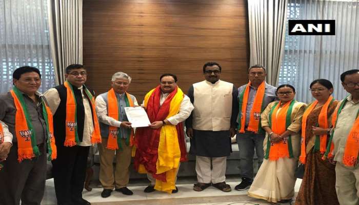 സിക്കിം: എസ്ഡിഎഫിന്റെ 10 എംഎല്എമാര് ബിജെപിയില്!! സിക്കിം: എസ്ഡിഎഫിന്റെ 10 എംഎല്എമാര് ബിജെപിയില്!!