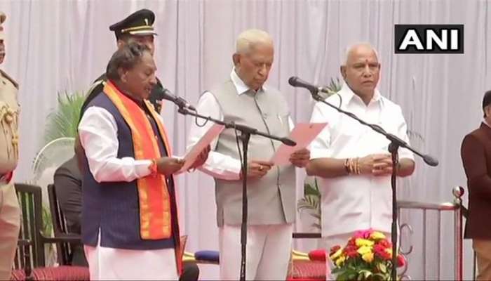 പുതിയ മന്ത്രിമാരുമായി യെദ്ദ്യൂരപ്പ മന്ത്രിസഭ വിപുലീകരിച്ചു പുതിയ മന്ത്രിമാരുമായി യെദ്ദ്യൂരപ്പ മന്ത്രിസഭ വിപുലീകരിച്ചു
