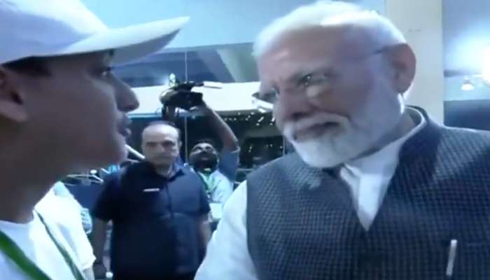 രാഷ്ട്രപതിയാകണമെന്ന് വിദ്യാര്ത്ഥി; രസകരമായ മറുപടിയുമായി മോദി!! രാഷ്ട്രപതിയാകണമെന്ന് വിദ്യാര്ത്ഥി; രസകരമായ മറുപടിയുമായി മോദി!!