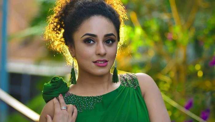 'മാണി' വേണം: പേര്ളി മാണിയെ സമീപിച്ച് ബിജെപി? 'മാണി' വേണം: പേര്ളി മാണിയെ സമീപിച്ച് ബിജെപി?