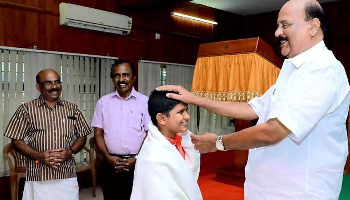പാലായില് മാണി: കുഞ്ഞു മജീഷ്യന്റെ പ്രവചനം ഫലിച്ചു!! പാലായില് മാണി: കുഞ്ഞു മജീഷ്യന്റെ പ്രവചനം ഫലിച്ചു!!