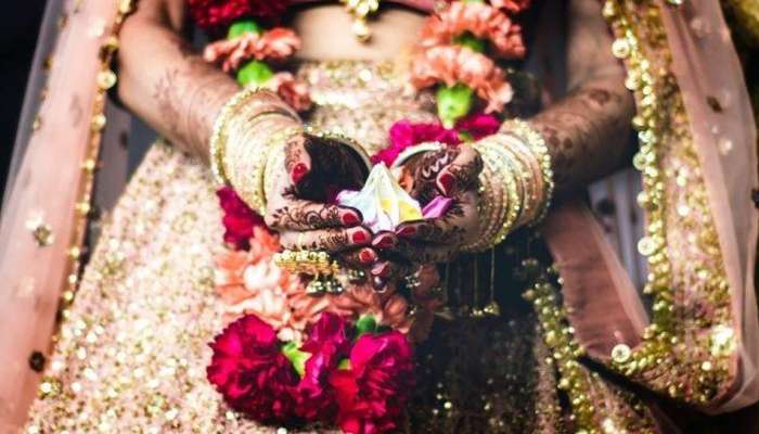 See pics: മരണത്തില് നിന്നും രക്ഷപ്പെടാന് വധുവായി ജീവിക്കുന്ന പുരുഷന്!! See pics: മരണത്തില് നിന്നും രക്ഷപ്പെടാന് വധുവായി ജീവിക്കുന്ന പുരുഷന്!!