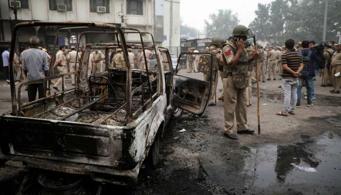 തീസ് ഹസാരി സംഘര്ഷം: രണ്ട് പോലീസ് ഉദ്യോഗസ്ഥര്ക്ക് സസ്പെന്ഷന്!! തീസ് ഹസാരി സംഘര്ഷം: രണ്ട് പോലീസ് ഉദ്യോഗസ്ഥര്ക്ക് സസ്പെന്ഷന്!!