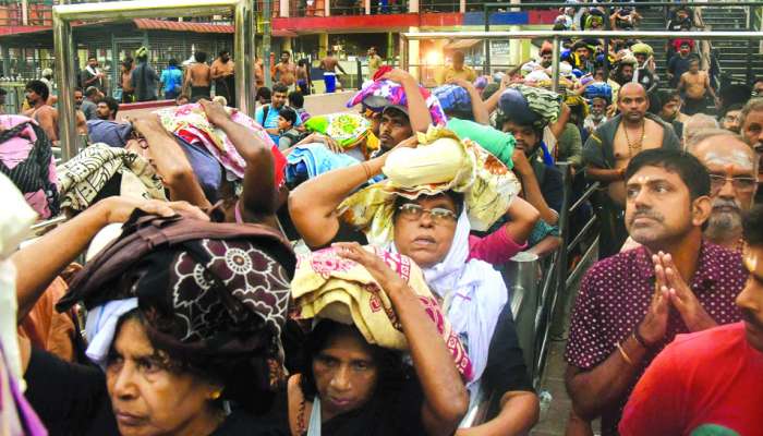 ശബരിമല ദര്ശനത്തിന് രണ്ട് യുവതികള്: തിരിച്ചയച്ച് പോലീസ്! ശബരിമല ദര്ശനത്തിന് രണ്ട് യുവതികള്: തിരിച്ചയച്ച് പോലീസ്!