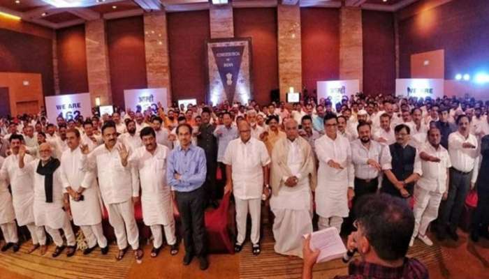 മഹാരാഷ്ട്രയില് ശിവസേനയെ പിന്തുണയ്ക്കുമെന്ന് സിപിഎം മഹാരാഷ്ട്രയില് ശിവസേനയെ പിന്തുണയ്ക്കുമെന്ന് സിപിഎം