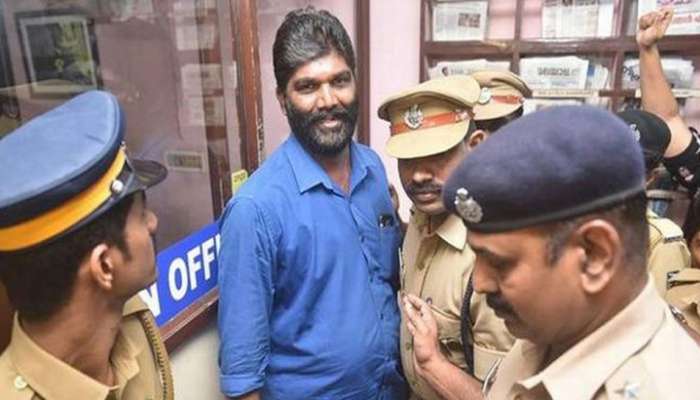 സദാചാര ഗുണ്ടായിസം: പ്രസ്ക്ലബ് സെക്രട്ടറിയെ സസ്പെന്ഡ് ചെയ്തു സദാചാര ഗുണ്ടായിസം: പ്രസ്ക്ലബ് സെക്രട്ടറിയെ സസ്പെന്ഡ് ചെയ്തു