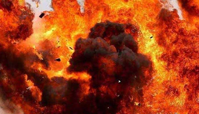 ഗുജറാത്തിലെ ഫാക്ടറിയില് സ്ഫോടനം; എട്ടുപേര് മരിച്ചു ഗുജറാത്തിലെ ഫാക്ടറിയില് സ്ഫോടനം; എട്ടുപേര് മരിച്ചു