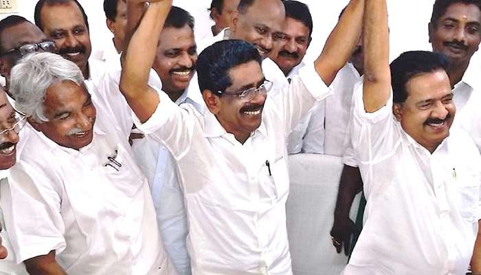 ഗ്രൂപ്പുകള്ക്ക് മേല് ആധിപത്യം സ്ഥാപിച്ച് മുല്ലപ്പള്ളി രാമചന്ദ്രന് ഗ്രൂപ്പുകള്ക്ക് മേല് ആധിപത്യം സ്ഥാപിച്ച് മുല്ലപ്പള്ളി രാമചന്ദ്രന്