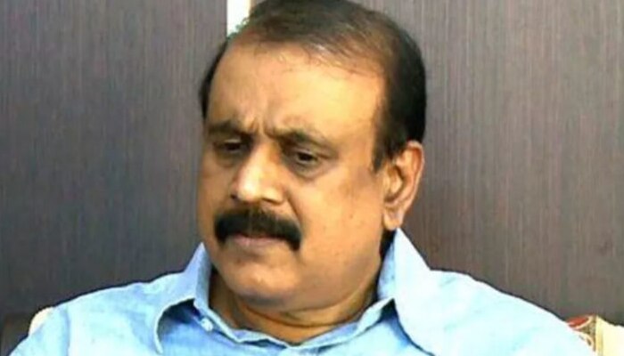 മുരളീധരനെതിരെ സെന്കുമാര് മുരളീധരനെതിരെ സെന്കുമാര്