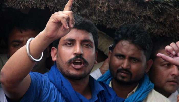 ഉത്തര്പ്രദേശ് കീഴടക്കാന് ചന്ദ്രശേഖര് ആസാദ്;നിയമസഭാ തെരഞ്ഞെടുപ്പില് മത്സരിക്കാന് ചന്ദ്രശേഖര് ആസാദ് തയ്യാറെടുക്കുന്നു ഉത്തര്പ്രദേശ് കീഴടക്കാന് ചന്ദ്രശേഖര് ആസാദ്;നിയമസഭാ തെരഞ്ഞെടുപ്പില് മത്സരിക്കാന് ചന്ദ്രശേഖര് ആസാദ് തയ്യാറെടുക്കുന്നു