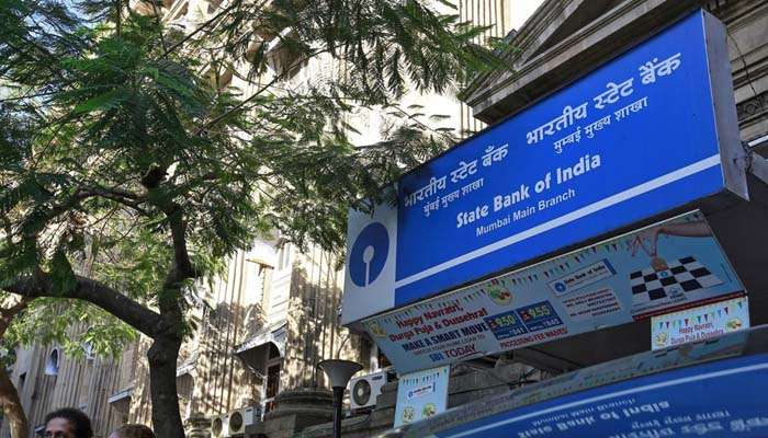 SBI: മിനിമം ബാലന്‍സ് നിബന്ധനയും എസ്എംഎസ് ചാര്‍ജു൦ ഇനിയില്ല!