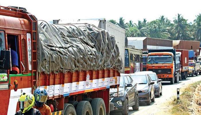 കൊറോണ ലോക്ക് ഡൌണ്; അതിർത്തിയിൽ ചരക്ക് ഗതാഗതം തടയില്ല കൊറോണ ലോക്ക് ഡൌണ്; അതിർത്തിയിൽ ചരക്ക് ഗതാഗതം തടയില്ല