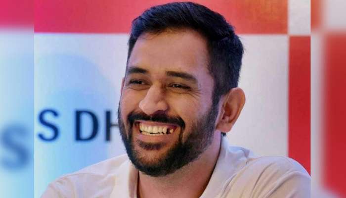 ധോണിയുടെ പിറന്നാള്; സാമൂഹിക അകലം പാലിച്ച് MSD, രസകരമായ പോസ്റ്റുമായി പോലീസ് ധോണിയുടെ പിറന്നാള്; സാമൂഹിക അകലം പാലിച്ച് MSD, രസകരമായ പോസ്റ്റുമായി പോലീസ്