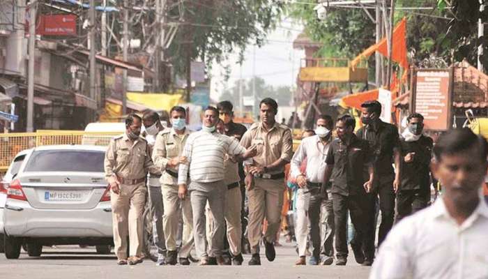 'ഭരണകൂടമാണ് ശരി, അവന്റെ ശവസംസ്കാര ചടങ്ങിൽ പോലും പങ്കെടുത്തില്ല' ദുബേയുടെ പിതാവ്  