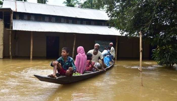 അസമിലെ വെള്ളപ്പൊക്കത്തിലും മണ്ണിടിച്ചിലിലും മരണം 107;രക്ഷാ പ്രവര്‍ത്തനത്തിന് എല്ലാ പിന്തുണയും പ്രധാനമന്ത്രി ഉറപ്പ് നല്‍കി!