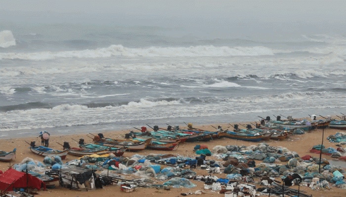 Burevi Cyclone: തമിഴ് നാട്ടില്‍ 4 മരണം, കേരളത്തില്‍ ജാ​ഗ്രത തുടരും