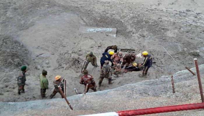 Uttarakhand Glacier Burst: ദുരന്തഭൂമിയായി ഉത്തരാഖണ്ഡ്; കാണാതായവർക്കായി തിരച്ചിൽ ഊർജ്ജിതം