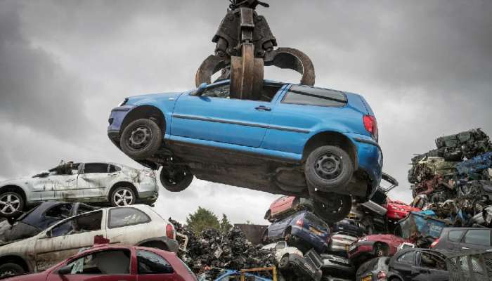 Scrappage Policy: വാഹനങ്ങളുടെ 15 വർഷം പ്രായ പരിധിക്ക് പകരം ടെസ്റ്റിംഗ് മെഷീൻ ഉപയോഗിച്ച് വാഹനങ്ങൾ പരിശോധിക്കും,കൂടുതൽ ഇളവുകൾ 