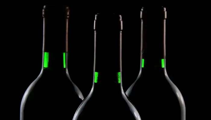 Delhi legal drinking: ഡൽഹിയിൽ നിന്ന് ഇനി മദ്യം കിട്ടാൻ ഇതൊക്ക അറിഞ്ഞിരിക്കണം