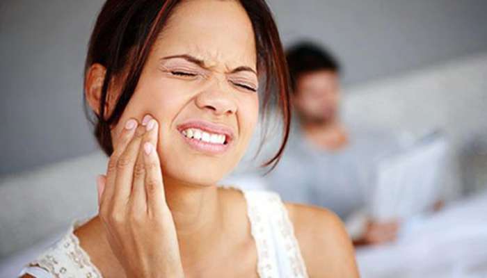 Tooth Pain: നിരന്തരമായി പല്ല് വേദന ഉണ്ടാകാറുണ്ടോ? വേദന കുറയ്ക്കാൻ ചില പൊടികൈകൾ   