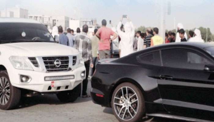 അപകട സ്ഥലങ്ങളിൽ ഒത്തുകൂടിയാൽ 1000 ദിർഹം പിഴ: Abu Dhabi Police 