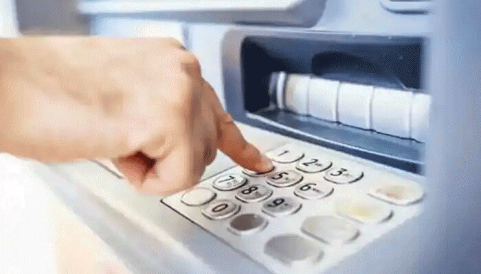 ATM Cash Withdrawal Fee: ATMലൂടെ പണം പിൻവലിക്കുന്നതിനുള്ള ഫീസ് വര്‍ദ്ധിപ്പിച്ച് RBI, മാറ്റങ്ങള്‍ അറിയാം   