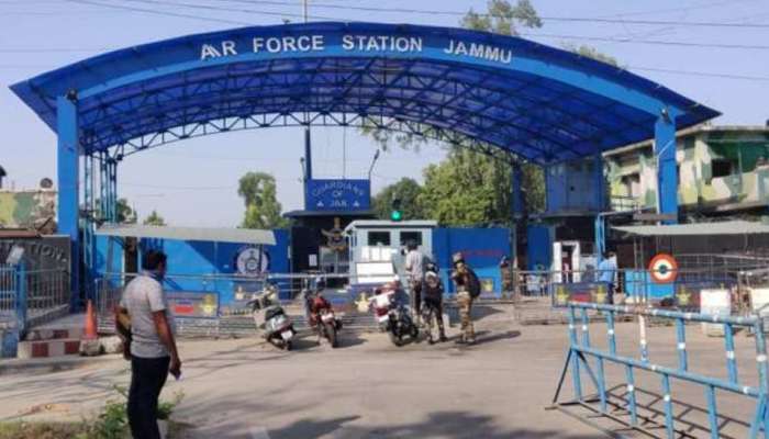 Jammu Airport Blast : ജമ്മു വിമാനത്താവളത്തിൽ തുടർച്ചയായി 2 സ്ഫോടനങ്ങൾ ; ഡ്രോൺ ആക്രമണത്തിന്റെ സാധ്യത അന്വേഷിച്ച് എയർ ഫോഴ്‌സ്