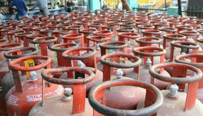 Lpg price in kerala Today: പെട്രോളിന് പുറമെ പാചക വാതകത്തിന് 80 രൂപ കൂടി