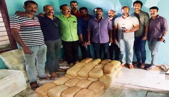 Ganja Seized : മലപ്പുറം കോട്ടയ്ക്കലിൽ അടച്ചിട്ട കടക്കുള്ളിൽ നിന്നും സമീപത്തെ വീട്ടിൽ നിന്നും 120 കിലോ കഞ്ചാവ് പിടികൂടി