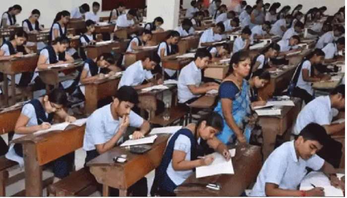  DHSE VHSE Plus One Exam 2021  : പ്ലസ് വൺ പരീക്ഷാ കേന്ദ്രങ്ങളിൽ ശുചീകരണ പ്രവർത്തനം നാളെ മുതൽ ആരംഭിക്കും