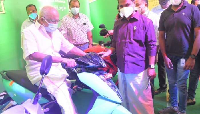 Solar Panel : സംസ്ഥാനത്ത് ഒരു ലക്ഷം വീടുകളിൽ 2022 മാർച്ചിന് മുമ്പ് സോളാർ പാനലുകൾ സ്ഥാപിക്കുമെന്ന് മന്ത്രി കെ. കൃഷ്ണൻകുട്ടി