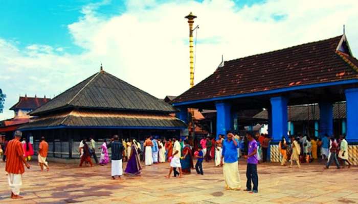 Sunday Pooja: അമ്പലത്തിൽ  പ്രദക്ഷിണം വെക്കുന്നവരാണോ? ഇതൊക്കെ നിങ്ങളും അറിഞ്ഞിരിക്കണം