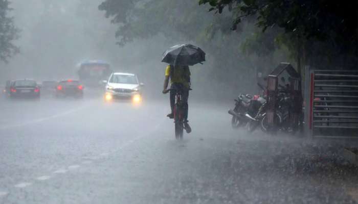 Heavy rain in Kerala | കേരളത്തിൽ ശക്തമായ മഴയുണ്ടാകുമെന്ന് മുന്നറിയിപ്പ്; ഇടുക്കിയിൽ റെഡ് അലർട്ട്, മൂന്ന് ജില്ലകളിൽ ഓറഞ്ച് അലർട്ട്