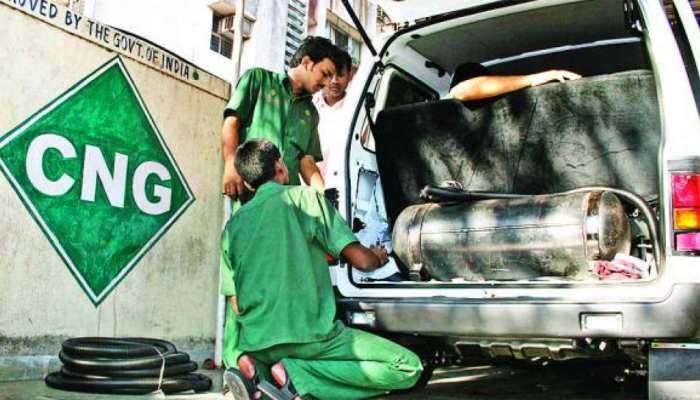 CNG-PNG Price Hike: പൊതുജനത്തിന്‍റെ വയറ്റത്തടിച്ച്  വിലക്കയറ്റം; പെട്രോൾ-ഡീസൽ, LPG യ്ക്ക് പിന്നാലെ  CNG-PNGയ്ക്കും വില കൂടി