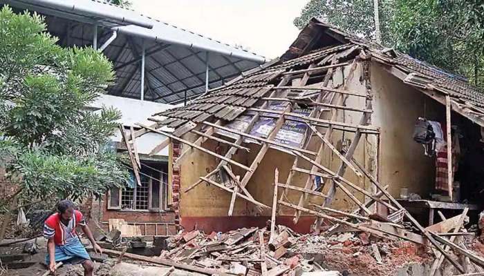 Kerala Rain Crisis: കനത്ത മഴയെ തുടർന്ന് നെയ്യാറ്റിൻകരയിൽ വീടുകൾ ഇടിഞ്ഞു; ജനങ്ങളെ മാറ്റി പാർപ്പിച്ചു