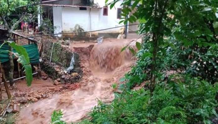 Landslide Kottayam : കോട്ടയം എരുമേലിയിൽ ഉരുൾപ്പൊട്ടലെന്ന് സൂചന; ആളപായമില്ല