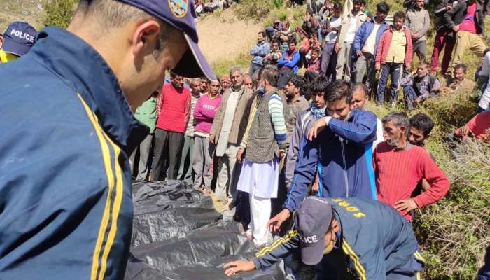 Uttarakhand | ഡെറാഡൂണിൽ വാഹനാപകടത്തിൽ 13 പേർ മരിച്ചു; രണ്ട് പേരെ രക്ഷപ്പെടുത്തി