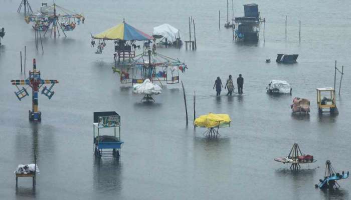 Tamilnadu Rain Alert : തമിഴ്‌നാട്ടിൽ ശക്തമായ മഴ തുടരാൻ സാധ്യത; 20 ജില്ലകളിൽ റെഡ് അലർട്ട് പ്രഖ്യാപിച്ചു